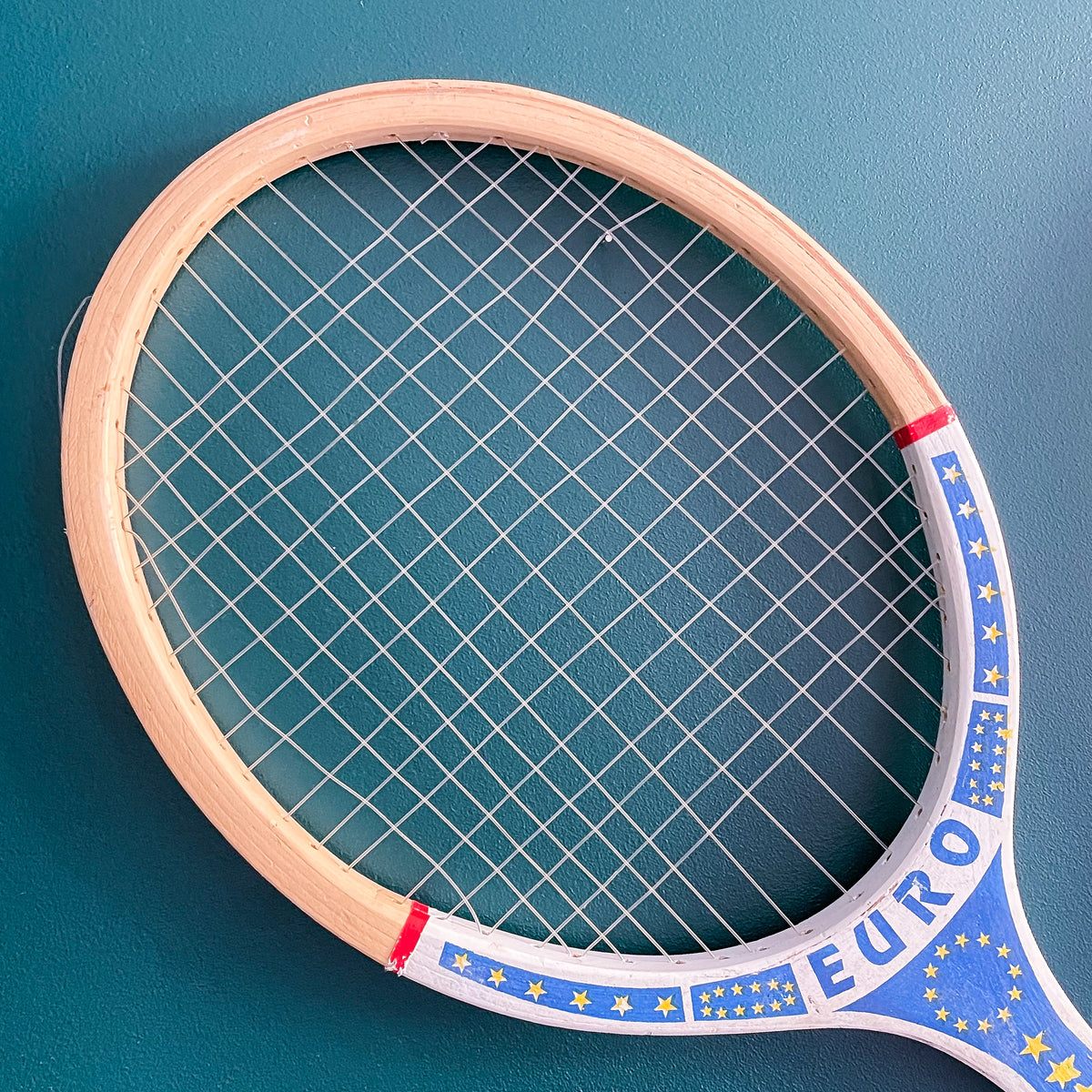 Raquette de tennis Nassau Aérodynamic et sa housse Raquette de tennis Nassau Aérodynamic et sa housse