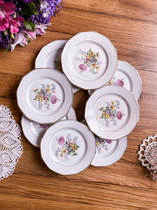 Service de 8 petites assiettes fleuries