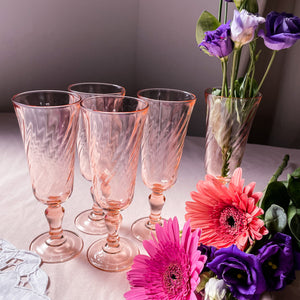 Lot de 11 verres à pieds Rosaline Luminarc Arcoroc, vers 1970 Lot de 11 verres à pieds Rosaline Luminarc Arcoroc, vers 1970