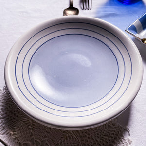 Lot n° 1 - Grand plat creux Pierrette - Faïencerie Nouvelle Givors Bleu/Orange Céramique/Faïence/Porcelaine Lot n° 1 - Grand plat creux Pierrette - Faïencerie Nouvelle Givors Bleu/Orange Céramique/Faïence/Porcelaine